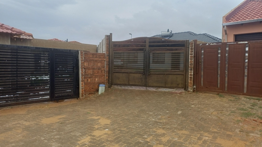 3 Bedroom Property for Sale in Sky City Gauteng