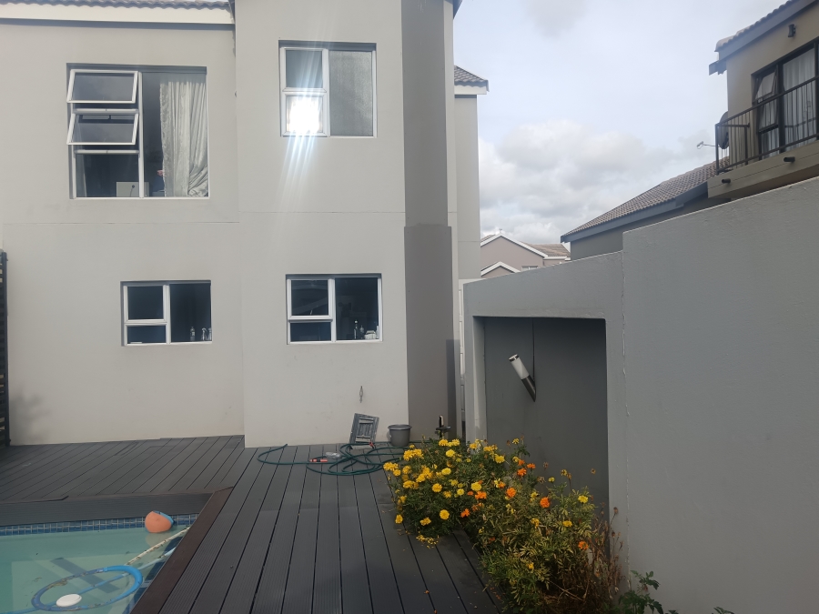 4 Bedroom Property for Sale in Thatchfield Estate Gauteng