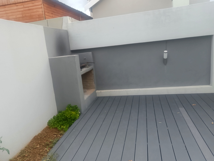 4 Bedroom Property for Sale in Thatchfield Estate Gauteng