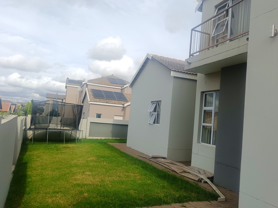 4 Bedroom Property for Sale in Thatchfield Estate Gauteng