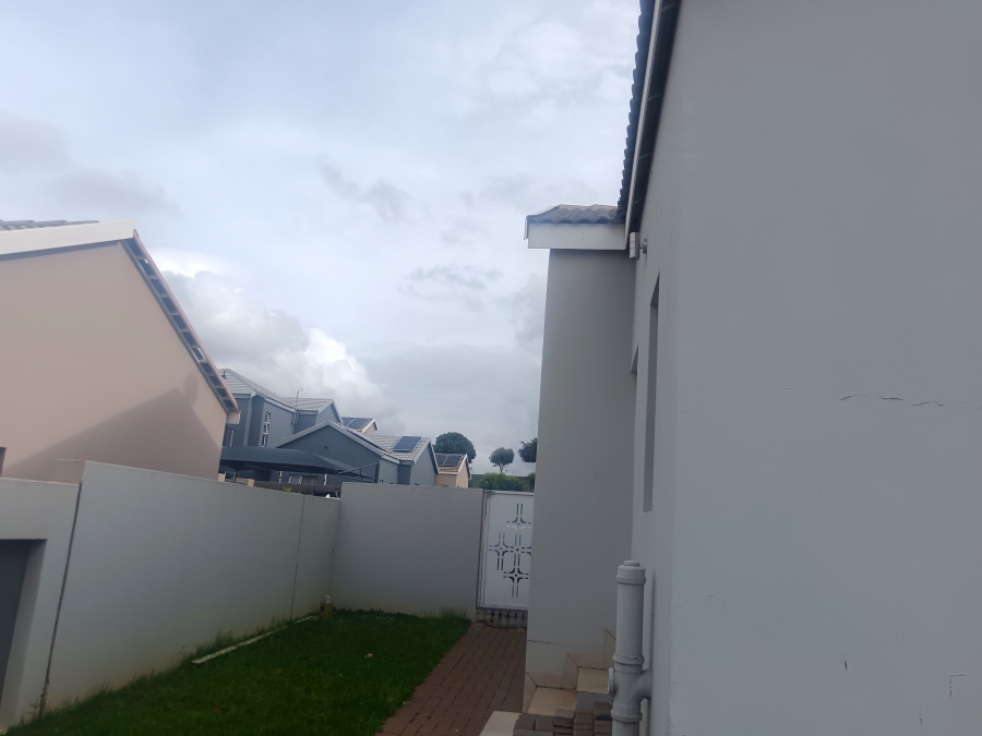 4 Bedroom Property for Sale in Thatchfield Estate Gauteng