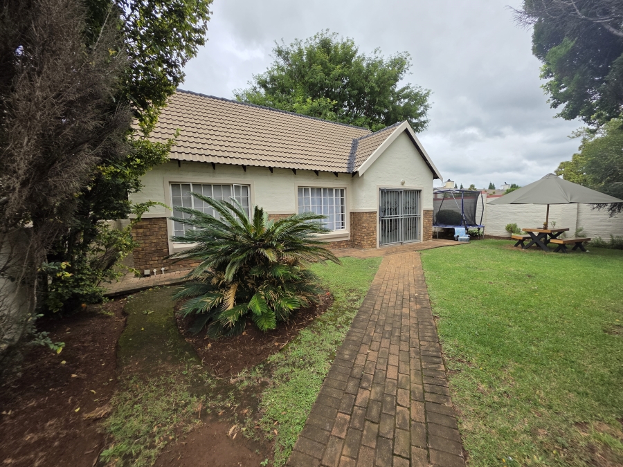3 Bedroom Property for Sale in Heuwelsig Estate Gauteng
