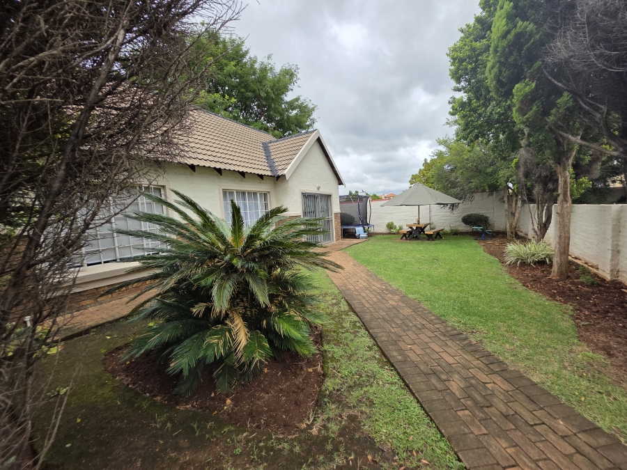 3 Bedroom Property for Sale in Heuwelsig Estate Gauteng