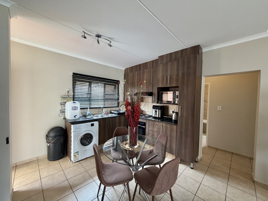 2 Bedroom Property for Sale in Barbeque Downs Gauteng