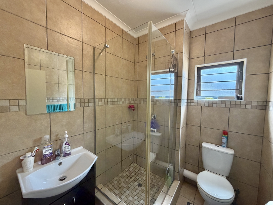 2 Bedroom Property for Sale in Barbeque Downs Gauteng