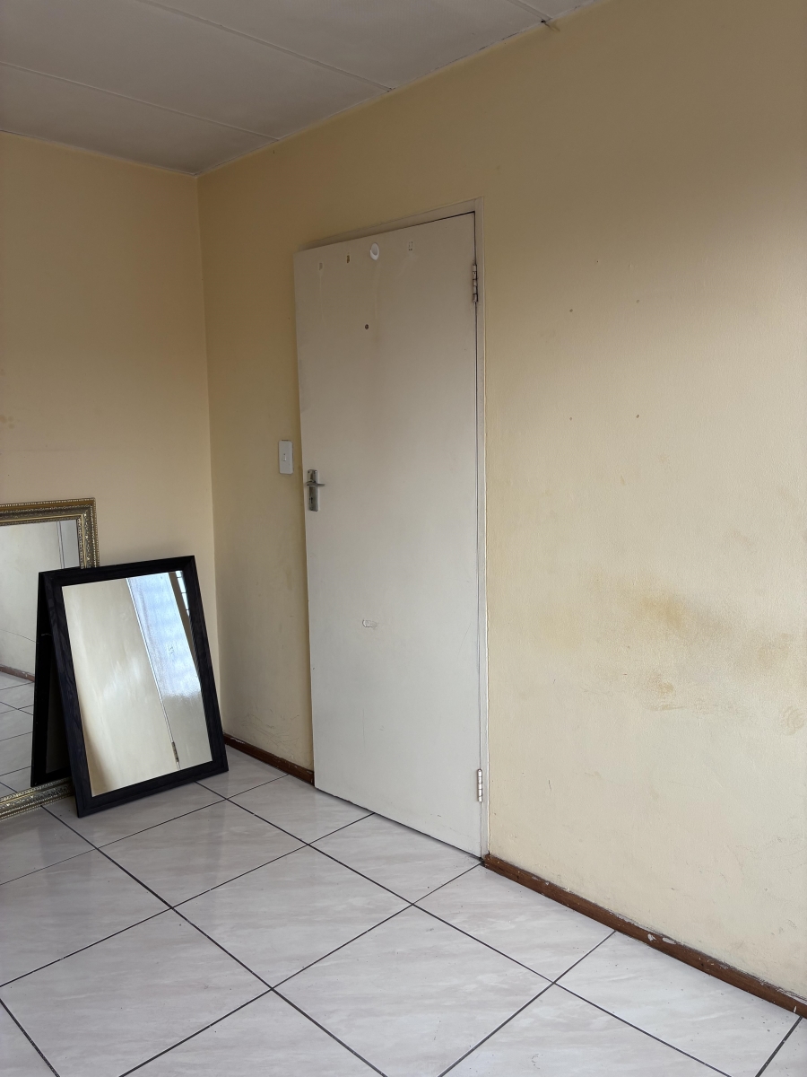 2 Bedroom Property for Sale in Vorna Valley Gauteng