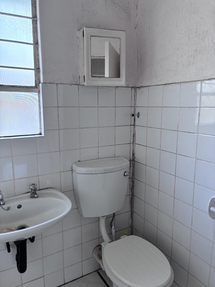 2 Bedroom Property for Sale in Vorna Valley Gauteng