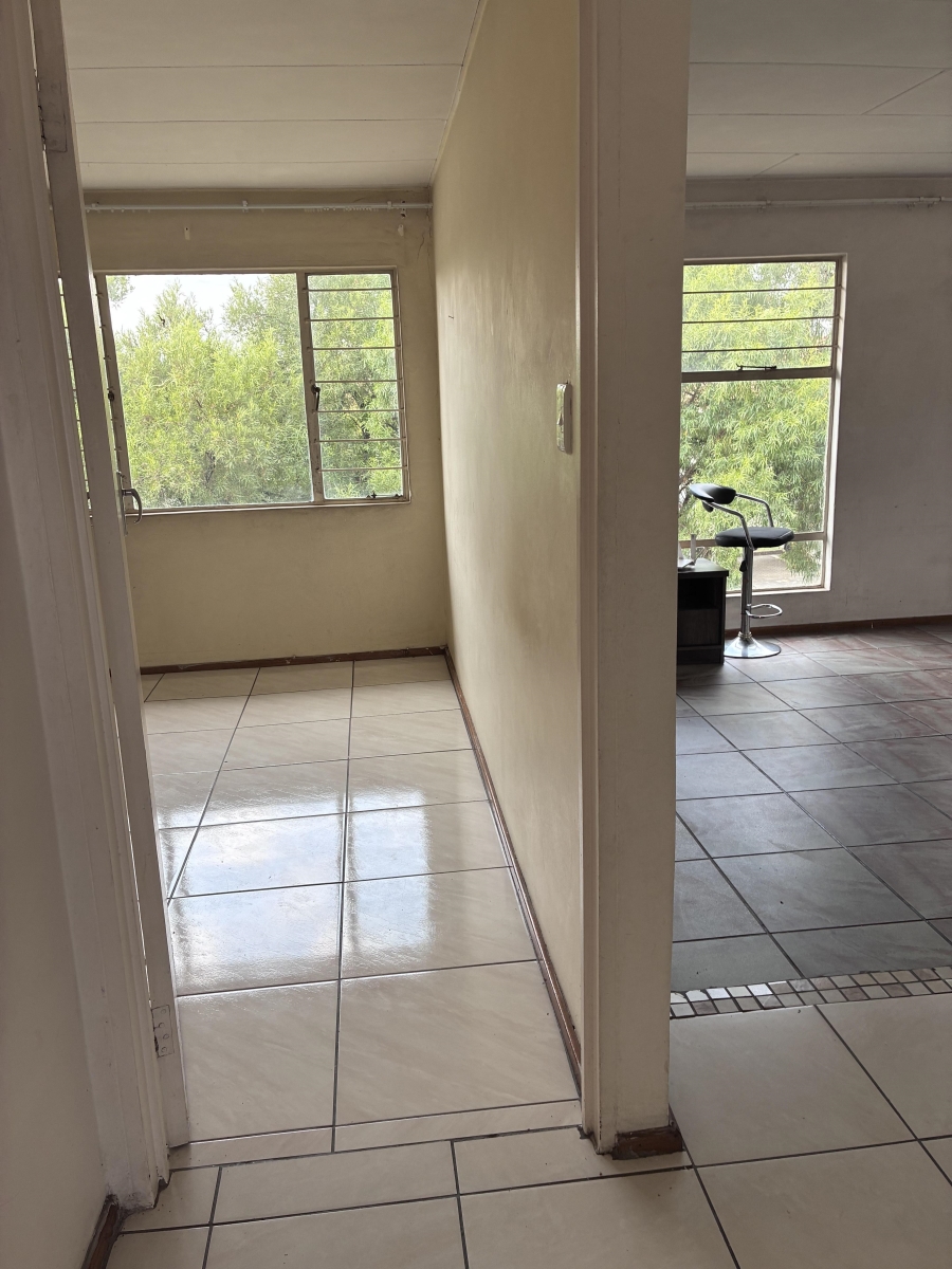 2 Bedroom Property for Sale in Vorna Valley Gauteng