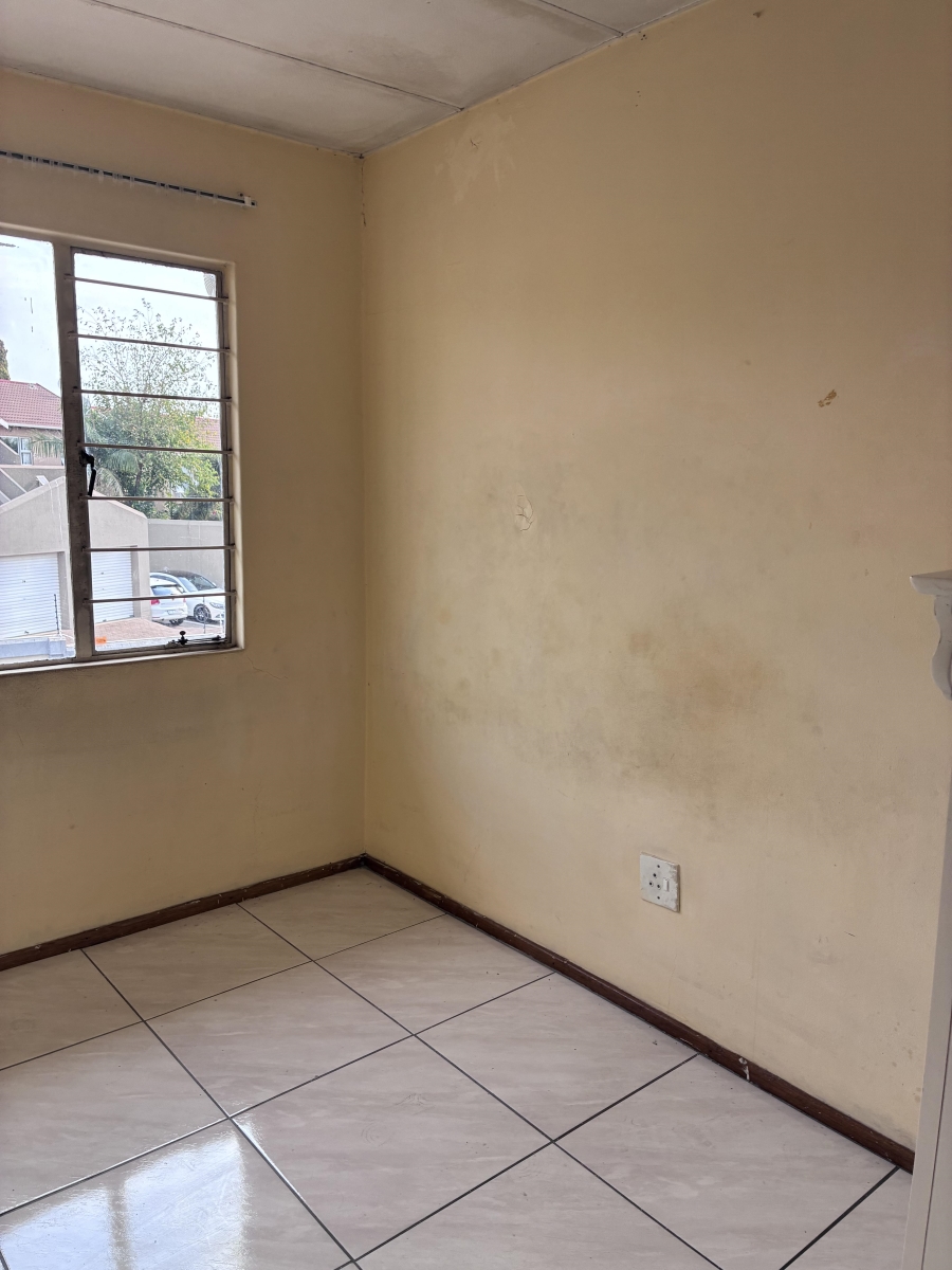 2 Bedroom Property for Sale in Vorna Valley Gauteng