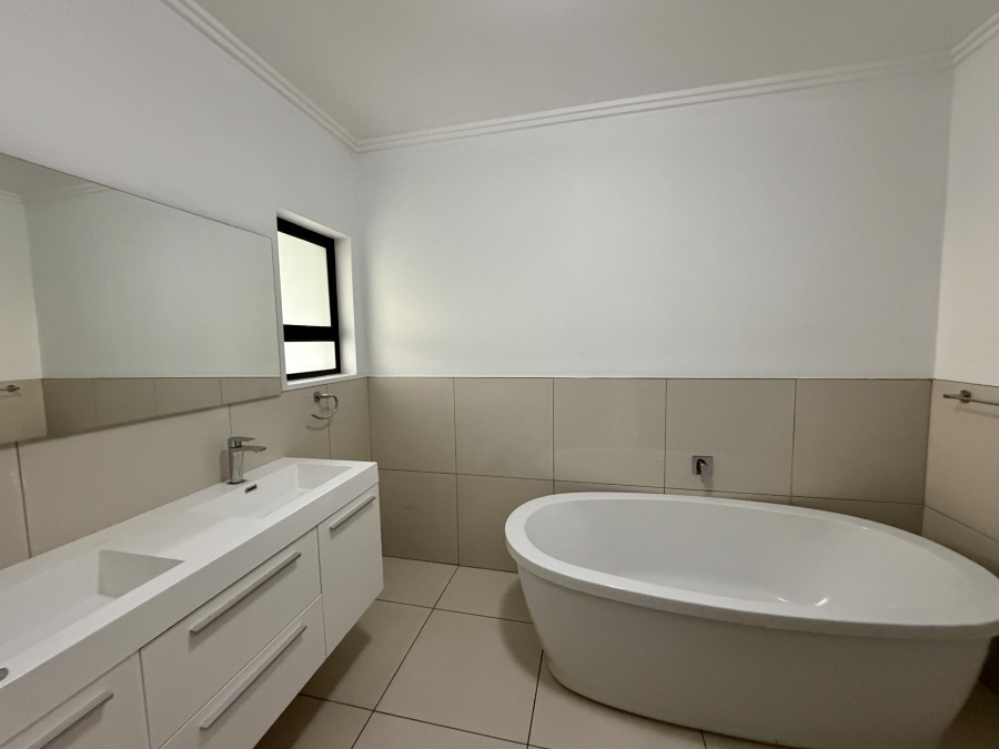 3 Bedroom Property for Sale in Lonehill Gauteng