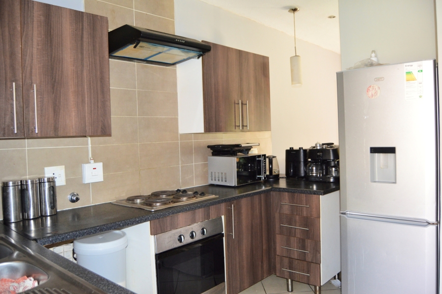 2 Bedroom Property for Sale in Monavoni Gauteng