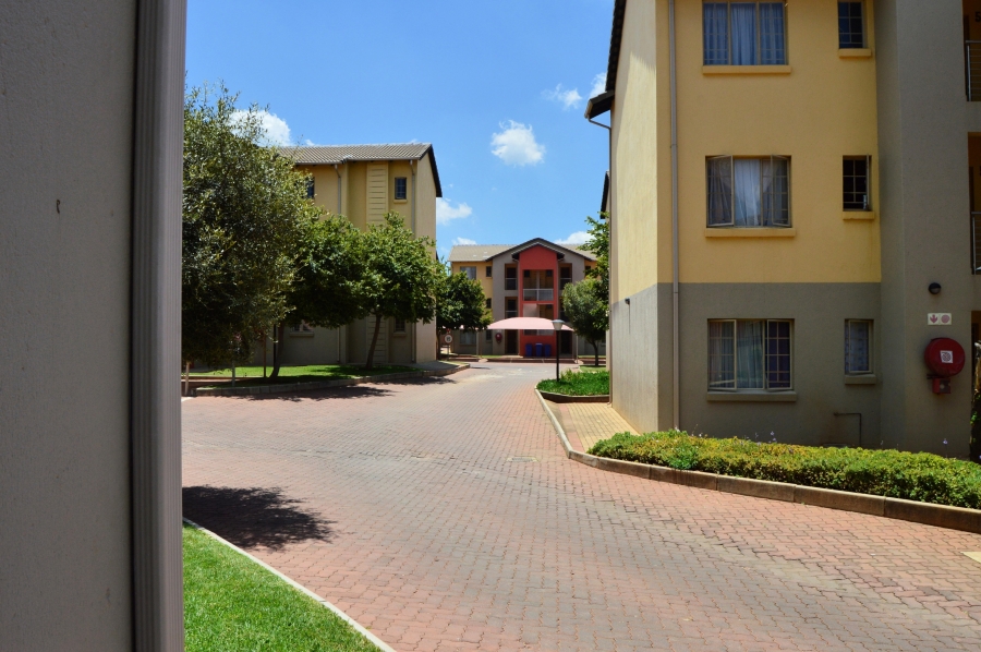2 Bedroom Property for Sale in Monavoni Gauteng