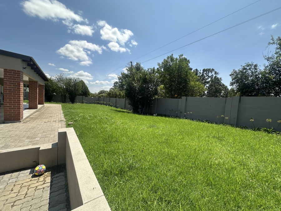 To Let 3 Bedroom Property for Rent in Chartwell Gauteng