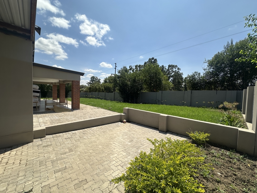 To Let 3 Bedroom Property for Rent in Chartwell Gauteng