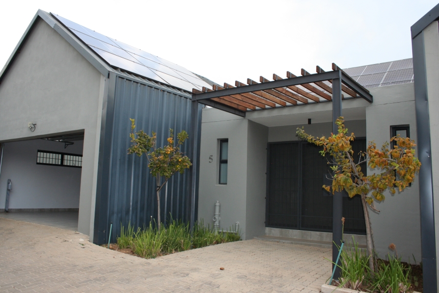 15 Bedroom Property for Sale in Ashlea Gardens Gauteng