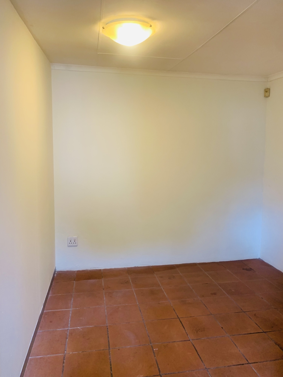 To Let 1 Bedroom Property for Rent in Kensington Gauteng