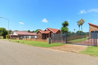 3 Bedroom Property for Sale in Karenpark Gauteng