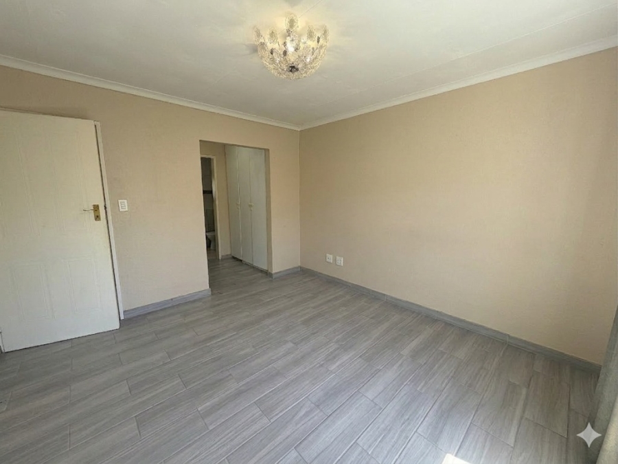 3 Bedroom Property for Sale in Barbeque Downs Gauteng