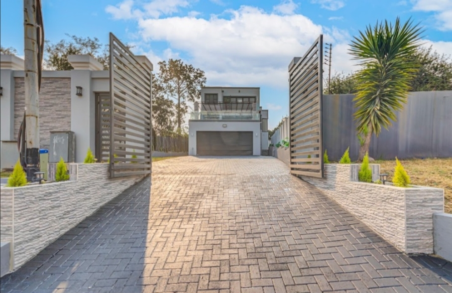 4 Bedroom Property for Sale in Bryanston Gauteng