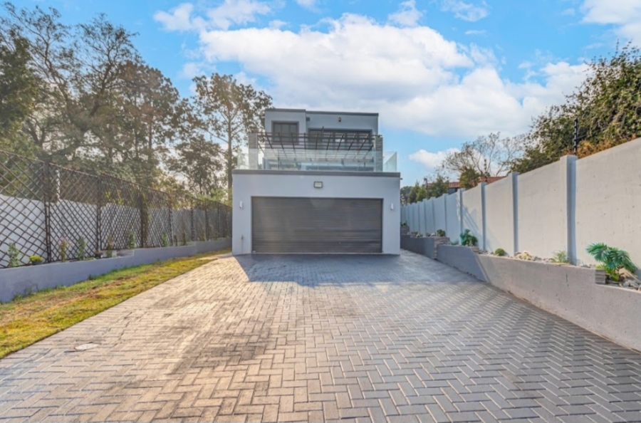 4 Bedroom Property for Sale in Bryanston Gauteng