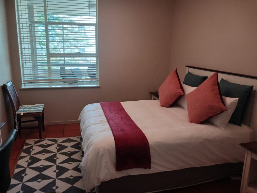 To Let 2 Bedroom Property for Rent in Sandhurst Gauteng