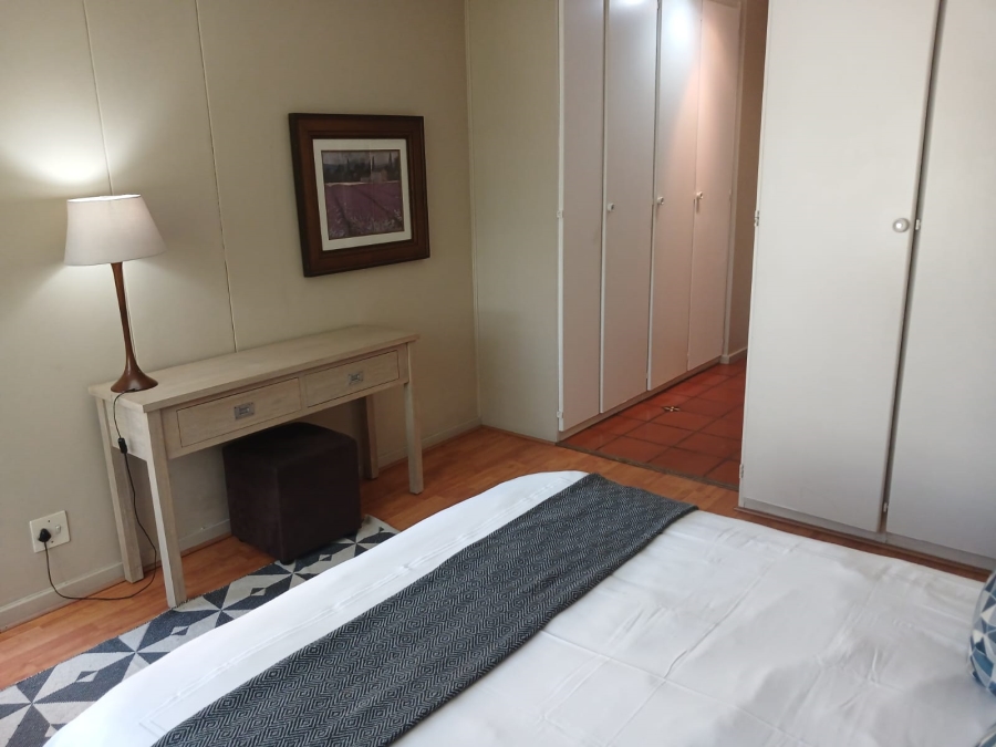 To Let 2 Bedroom Property for Rent in Sandhurst Gauteng