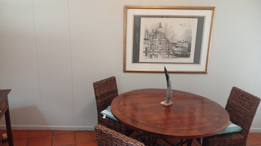 To Let 2 Bedroom Property for Rent in Sandhurst Gauteng