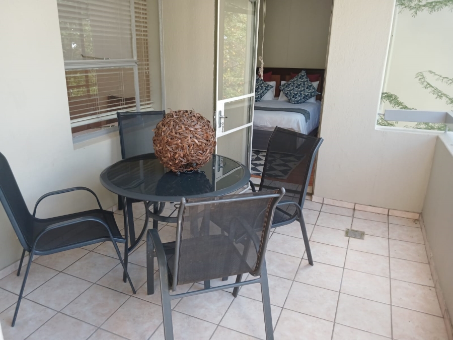 To Let 2 Bedroom Property for Rent in Sandhurst Gauteng