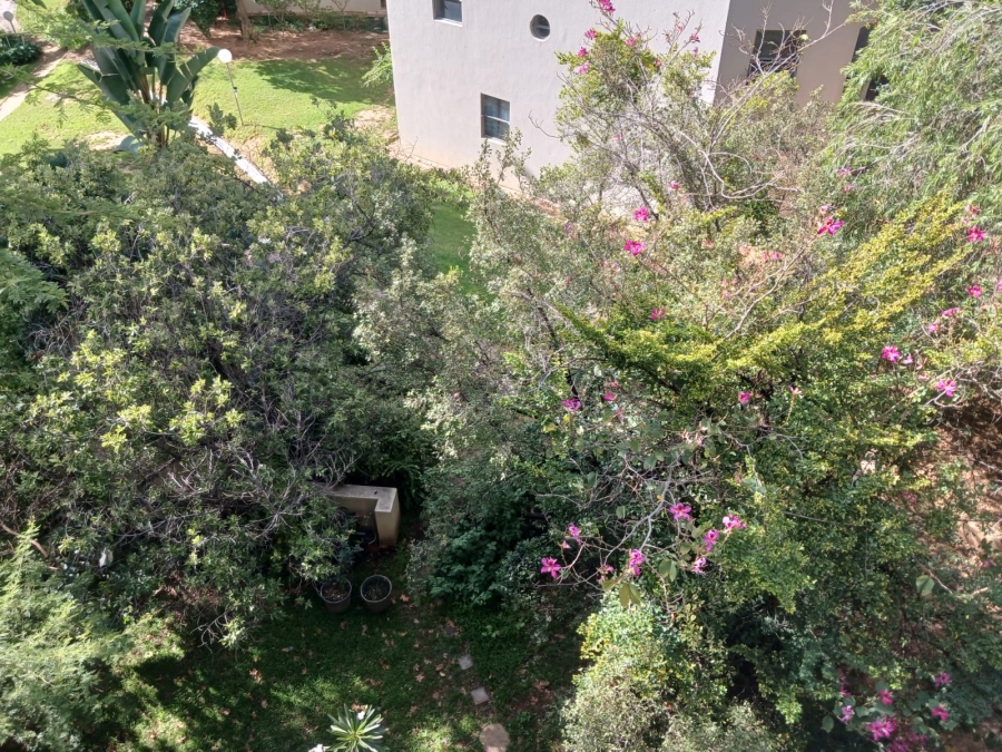 To Let 2 Bedroom Property for Rent in Sandhurst Gauteng