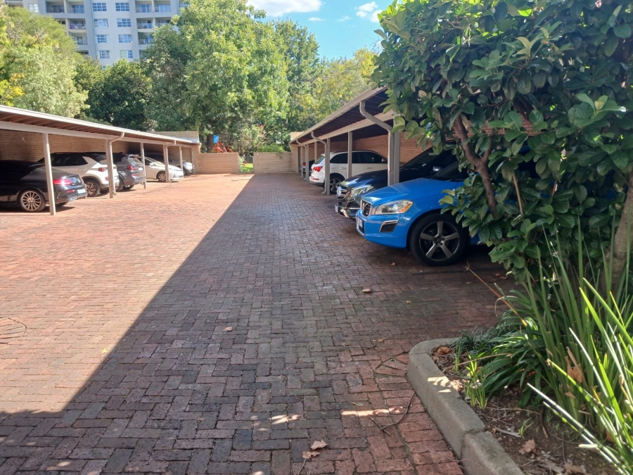 To Let 2 Bedroom Property for Rent in Sandhurst Gauteng