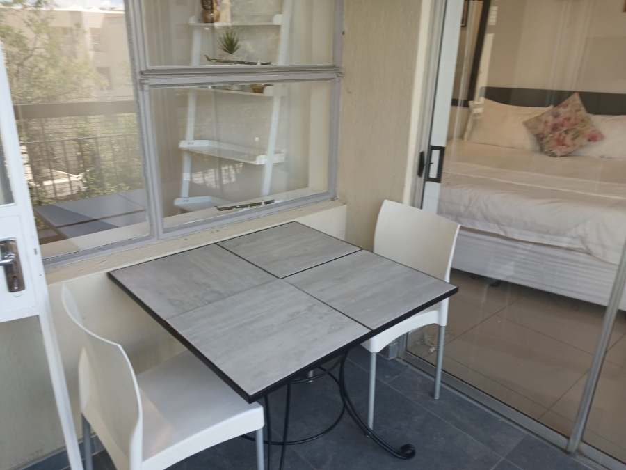 2 Bedroom Property for Sale in Sandhurst Gauteng