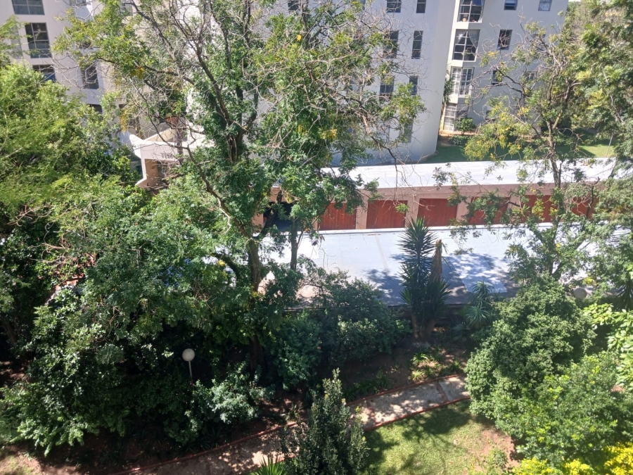 2 Bedroom Property for Sale in Sandhurst Gauteng