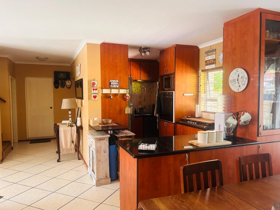 3 Bedroom Property for Sale in Eldoraigne Gauteng