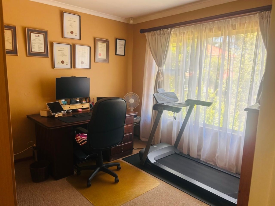 3 Bedroom Property for Sale in Eldoraigne Gauteng