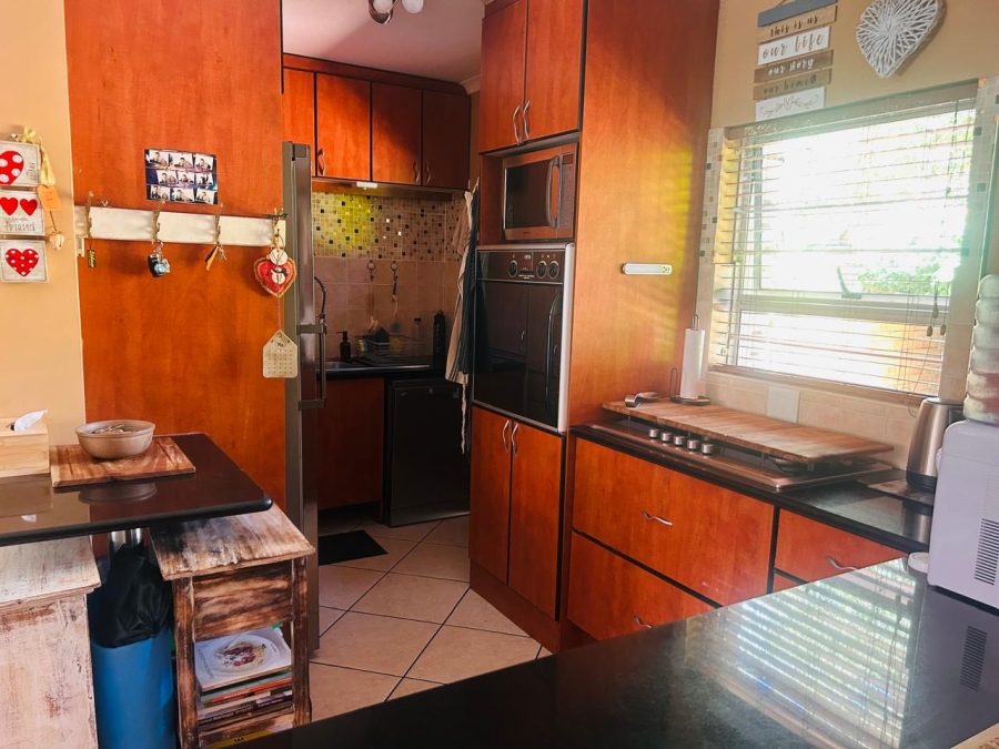 3 Bedroom Property for Sale in Eldoraigne Gauteng