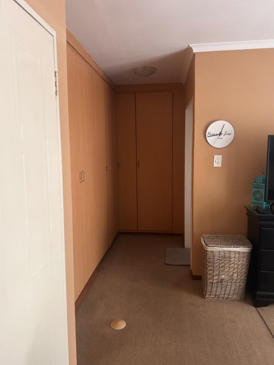 3 Bedroom Property for Sale in Eldoraigne Gauteng