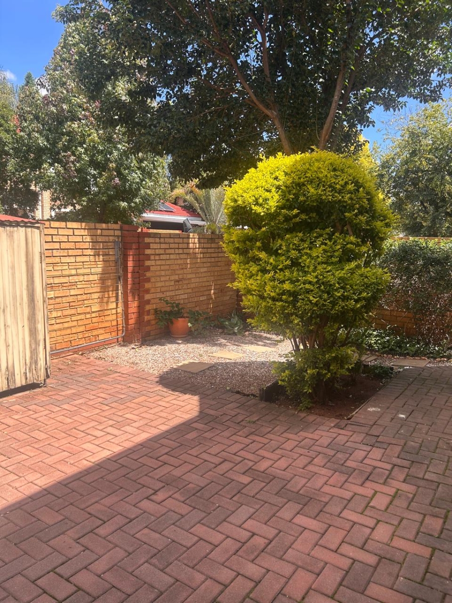 3 Bedroom Property for Sale in Eldoraigne Gauteng