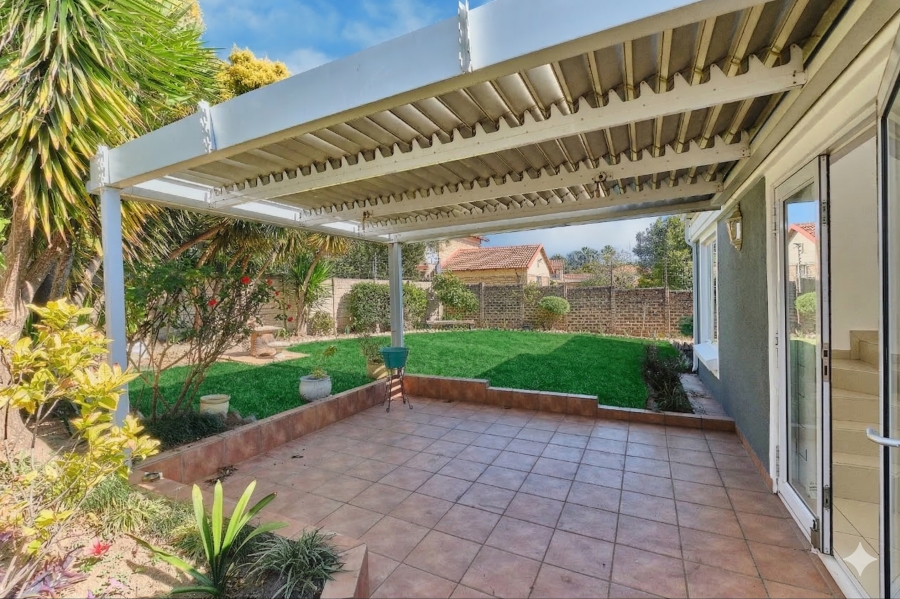 3 Bedroom Property for Sale in Barbeque Downs Gauteng