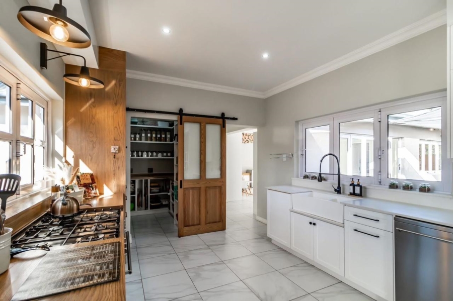 4 Bedroom Property for Sale in Eldoraigne Gauteng