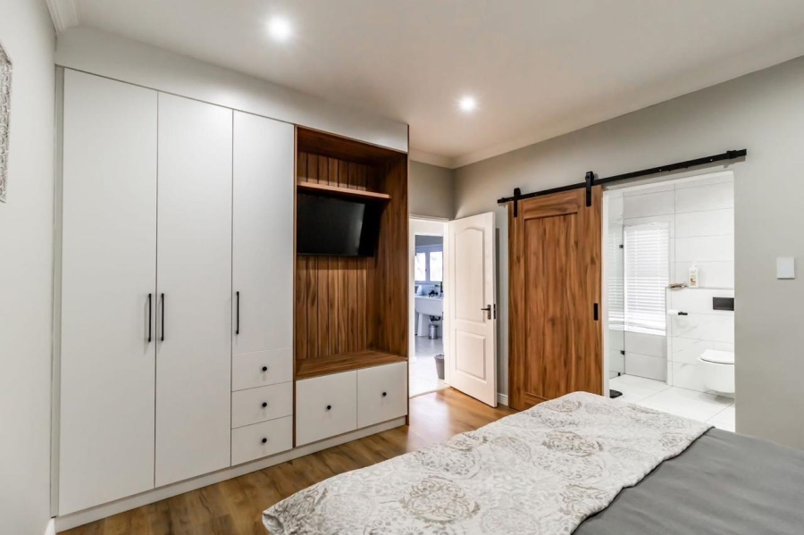 4 Bedroom Property for Sale in Eldoraigne Gauteng