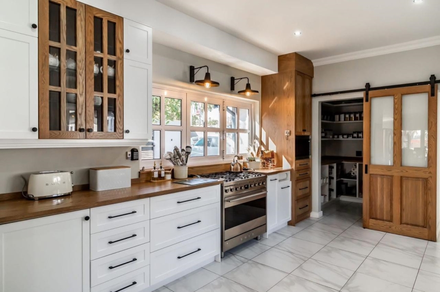 4 Bedroom Property for Sale in Eldoraigne Gauteng