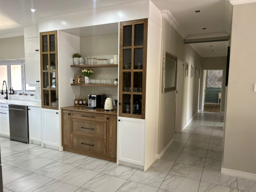 4 Bedroom Property for Sale in Eldoraigne Gauteng