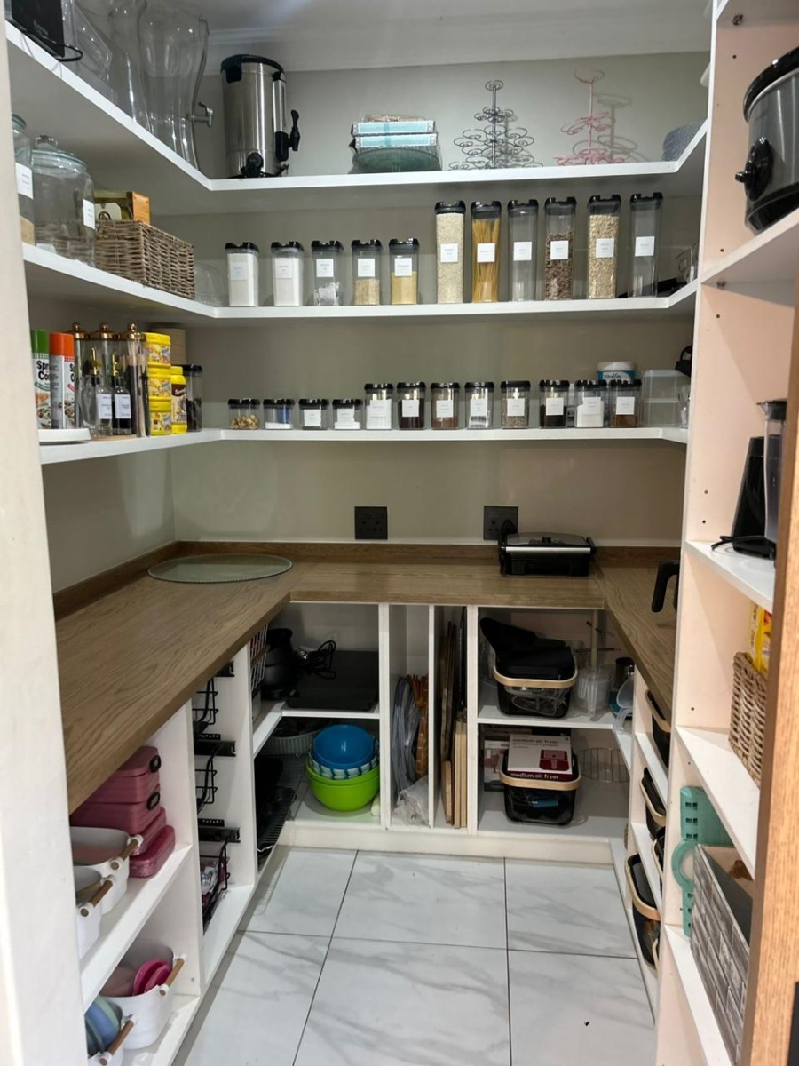 4 Bedroom Property for Sale in Eldoraigne Gauteng