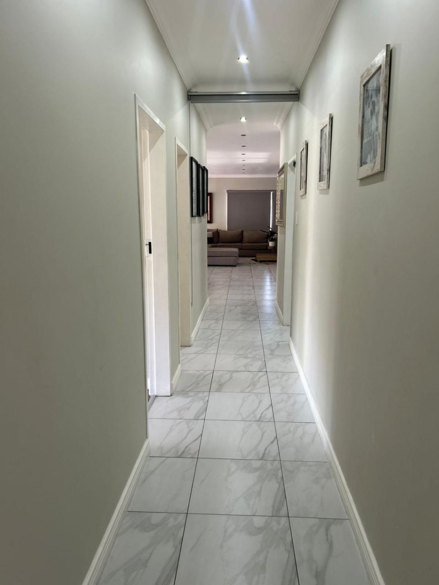 4 Bedroom Property for Sale in Eldoraigne Gauteng