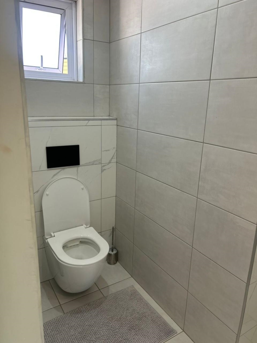 4 Bedroom Property for Sale in Eldoraigne Gauteng