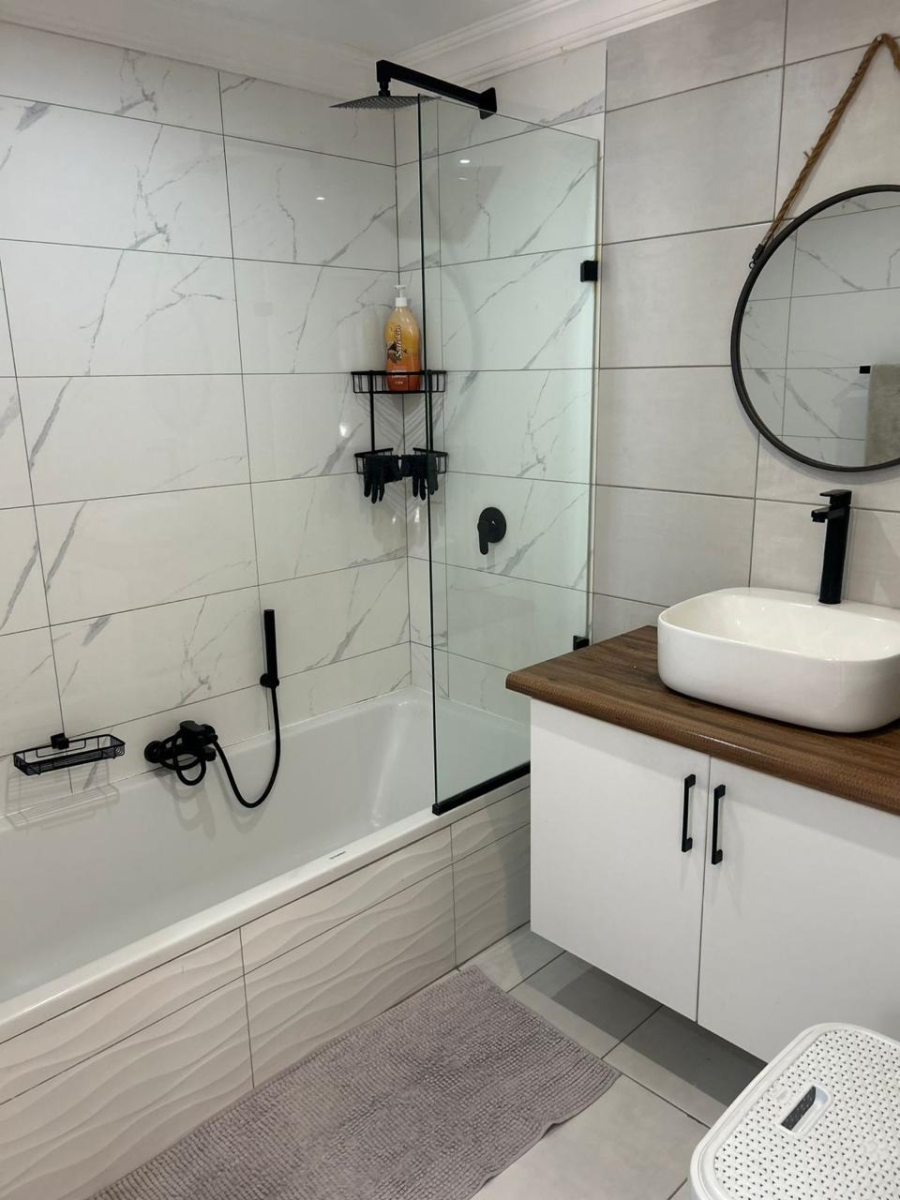 4 Bedroom Property for Sale in Eldoraigne Gauteng