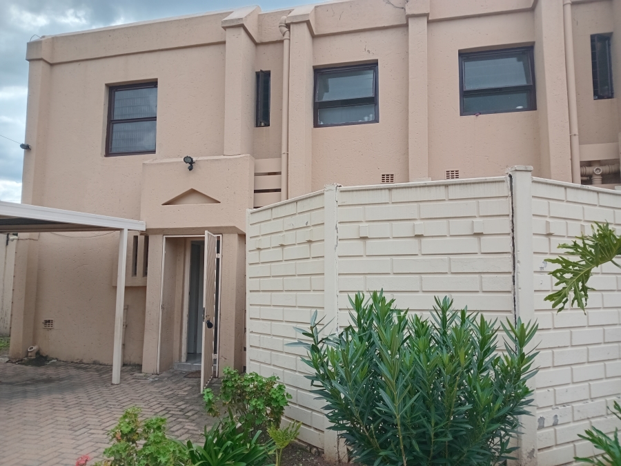 2 Bedroom Property for Sale in Kew Gauteng
