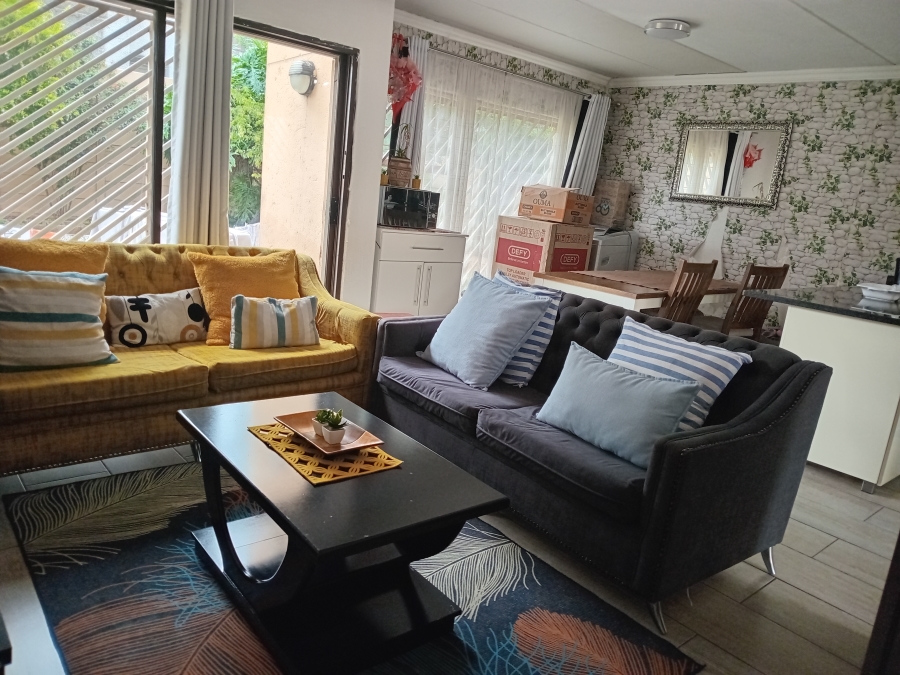 2 Bedroom Property for Sale in Kew Gauteng