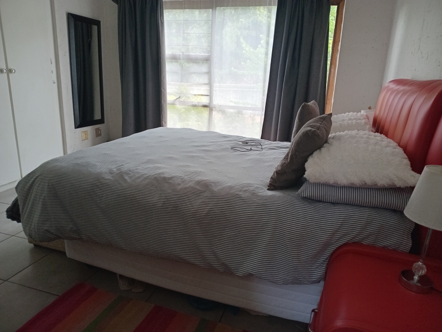 2 Bedroom Property for Sale in Kew Gauteng