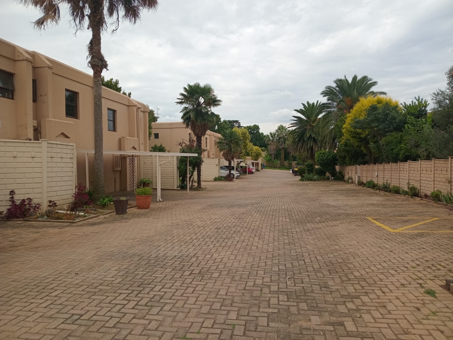 2 Bedroom Property for Sale in Kew Gauteng